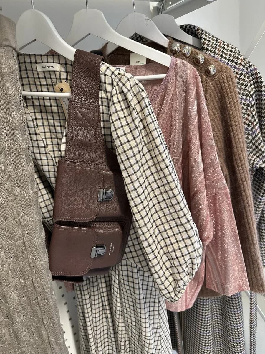 Premium dametøj nærbillede hos Lidkøb secondhand